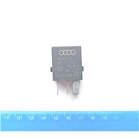 Реле 646 багатофункціональний VW GOLF, Audi A3, Q7, A6, A7, A8, Seat Leon 10-18г 2